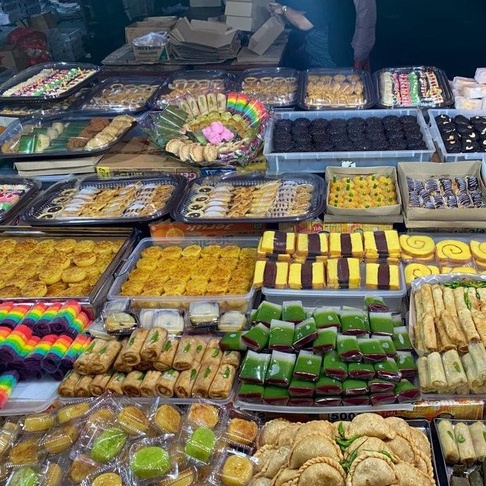 Toko kue basah terdekat