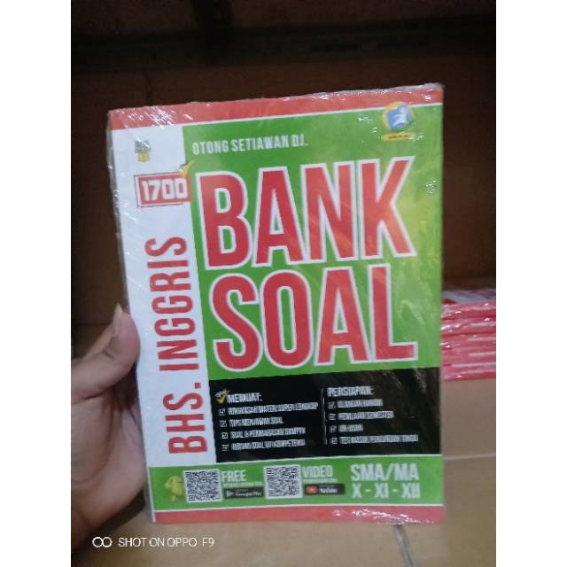 BUKU 1700 PLUS BANK SOAL BAHASA INGGRIS SMA MA KURIKULUM 2013 / BANK SOAL BAHASA INGGRIS SMA