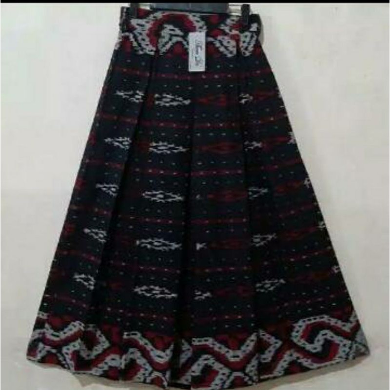 rok tenun motif toraja black M6