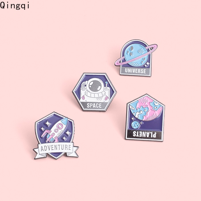 Bros Pin Enamel Desain Planet Astronot Roket Luar Angkasa Untuk Anak