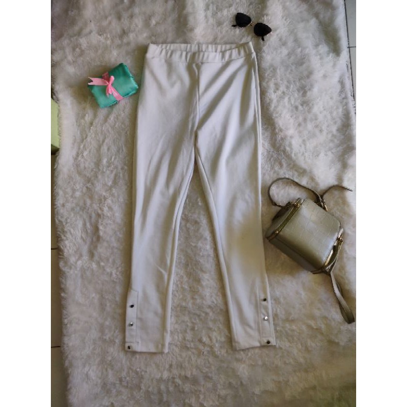 Celana The Executive