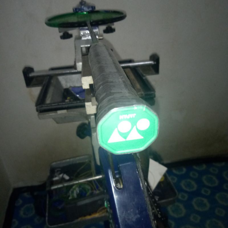 raket Yonex astrox 99