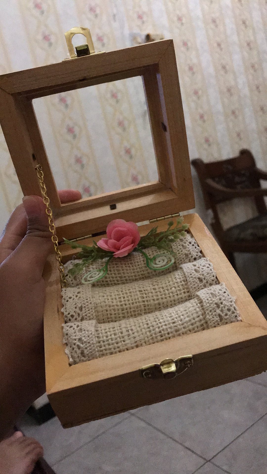 Kotak Cincin Kayu Kecil + Bunga Untuk Seserahan/ Lamaran Kc