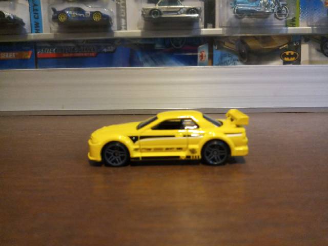 Hot Wheels Nissan Skyline GT-R R32 Yellow - Loose From Gift Pack