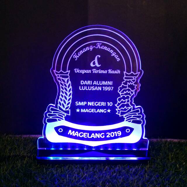 Lampu Plakat Perpisahan Kenang-Kenangan Sekolah Event Hadiah Anniversary Pernikahan Wisuda Custom Ba