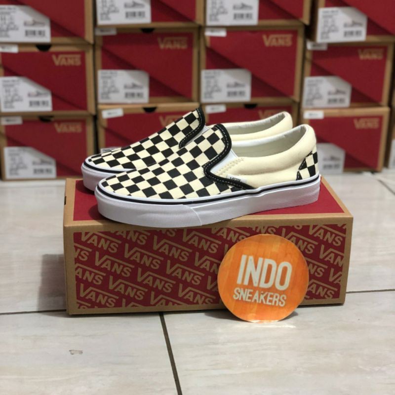 harga vans slip on checkerboard original