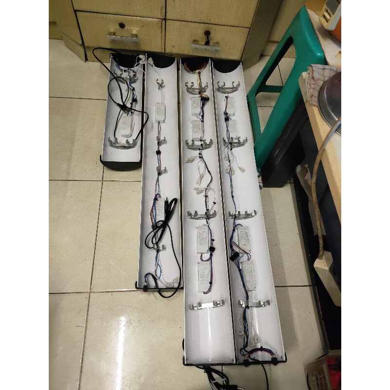 Box Lampu Tanning Arowana PLL 120cm isi 4/Lampu Tanning Arowana