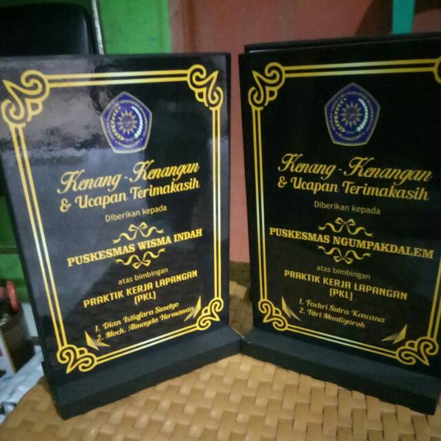 Plakat kayu plakat kenangan plakat cinderamata plakat kayu PKL plakat kenang kenangan vandel plakat