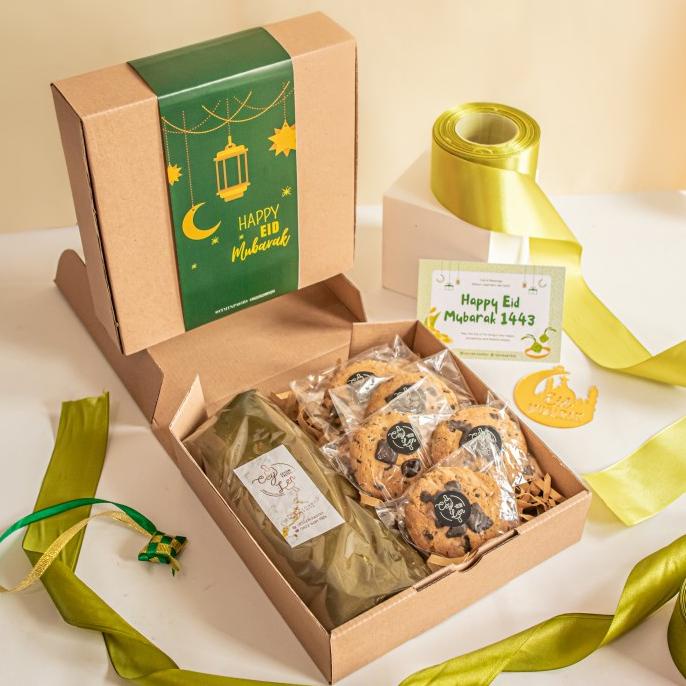 

box hampers lebaran (cookies +jilbab)
