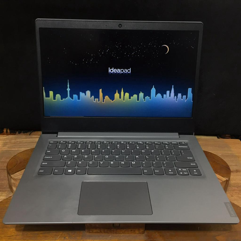 Laptop Lenovo IdeaPad S145 Core i5 gen 8 RAM 8GB SSD 128GB Layar 14in Slim Mulus