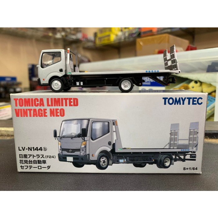 Tomica Limited Vintage Neo LV-N144b Nissan Atlas F24 Safety Loader