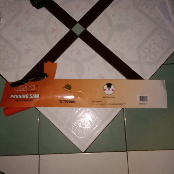 Gergaji Tangan Lengkung Dahan Kopi Blitz Gagang Pipa 15 Inch