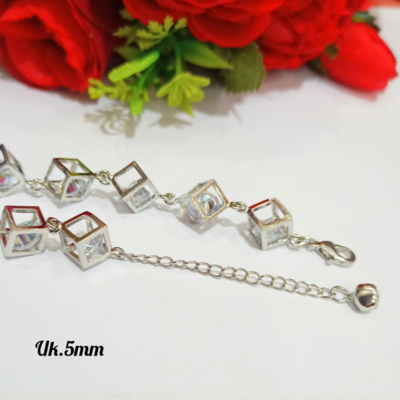 Gelang Tangan Rubik unik Fashionable elegan Perhiasan Anti Karat Termurah Berkualitas