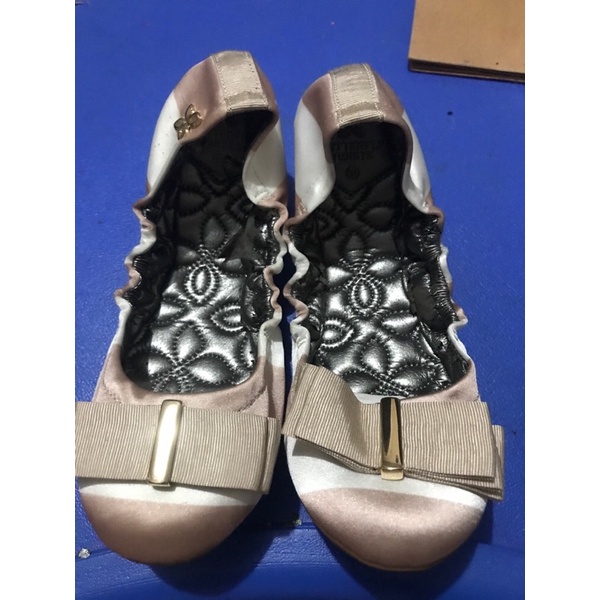 flat shoes butterfly twists size 37