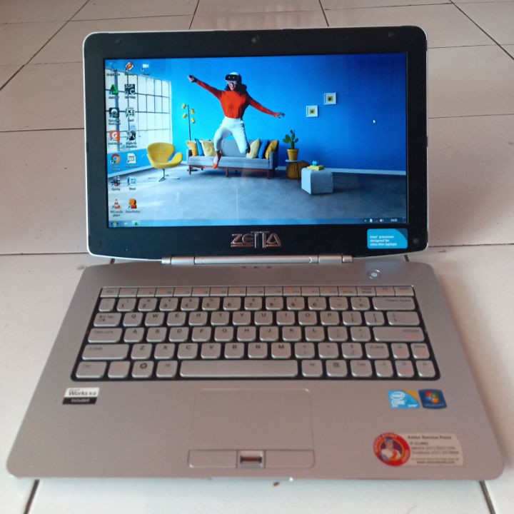 Axioo ZETTA silver slim tipis laptop second bekas murah intel webcam