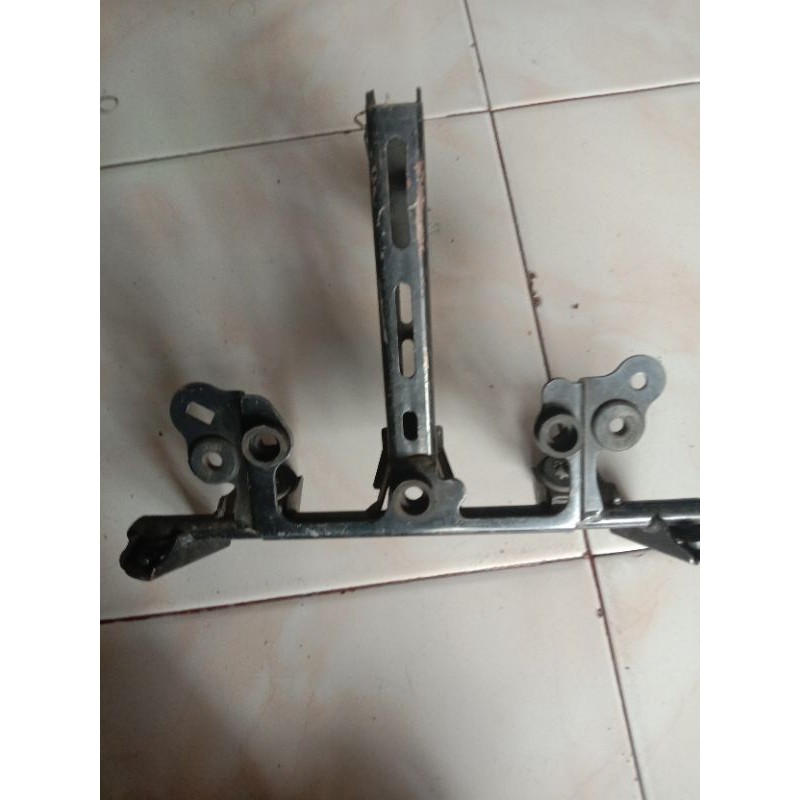breket lampu depan CBR150R K45 ORIGINAL