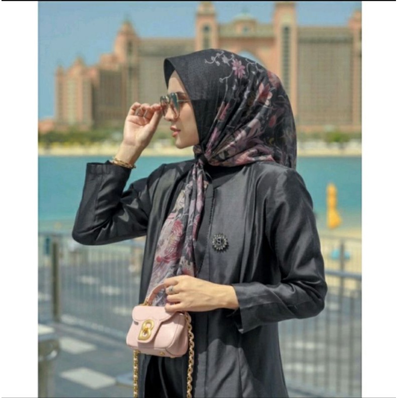 Dubai Buttonscarves
