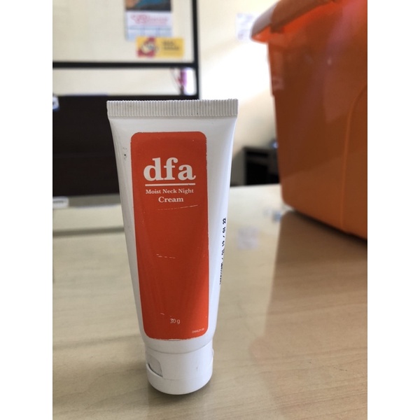 DFA Moist Neck Night Cream Krim Pencerah Pemutih Leher 1 buah tube