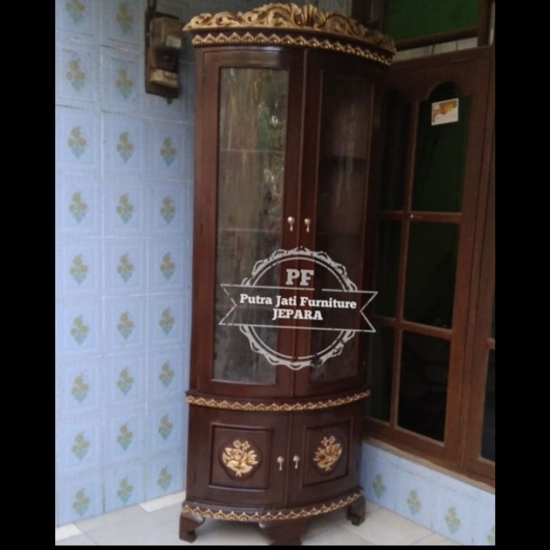 Lemari pojok Rak buku boneka ruangan sudut ukir Jepara kayu jati