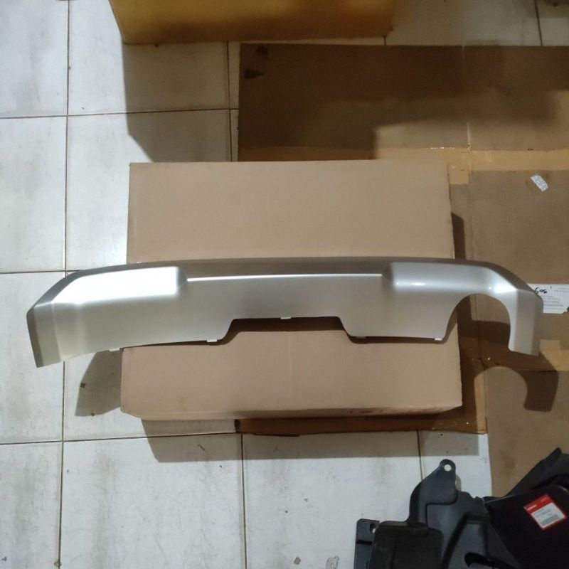 Garnish Spoiler Bumper Belakang Silver Pendek BRV 2015-2018