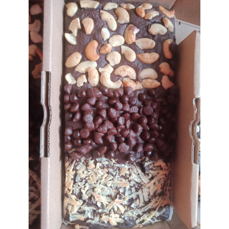 

brownies tanpa sekat 3 toping