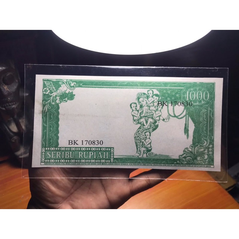 Uang Kuno Soekarno 1000 Rupiah Tahun 1964 Hijau Gendong Anak 5