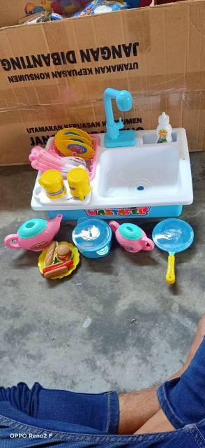 LM 8 mainan kitchen set wastafel bisa mengeluarkan air / mainan anak tempat cuci piring  terbaru