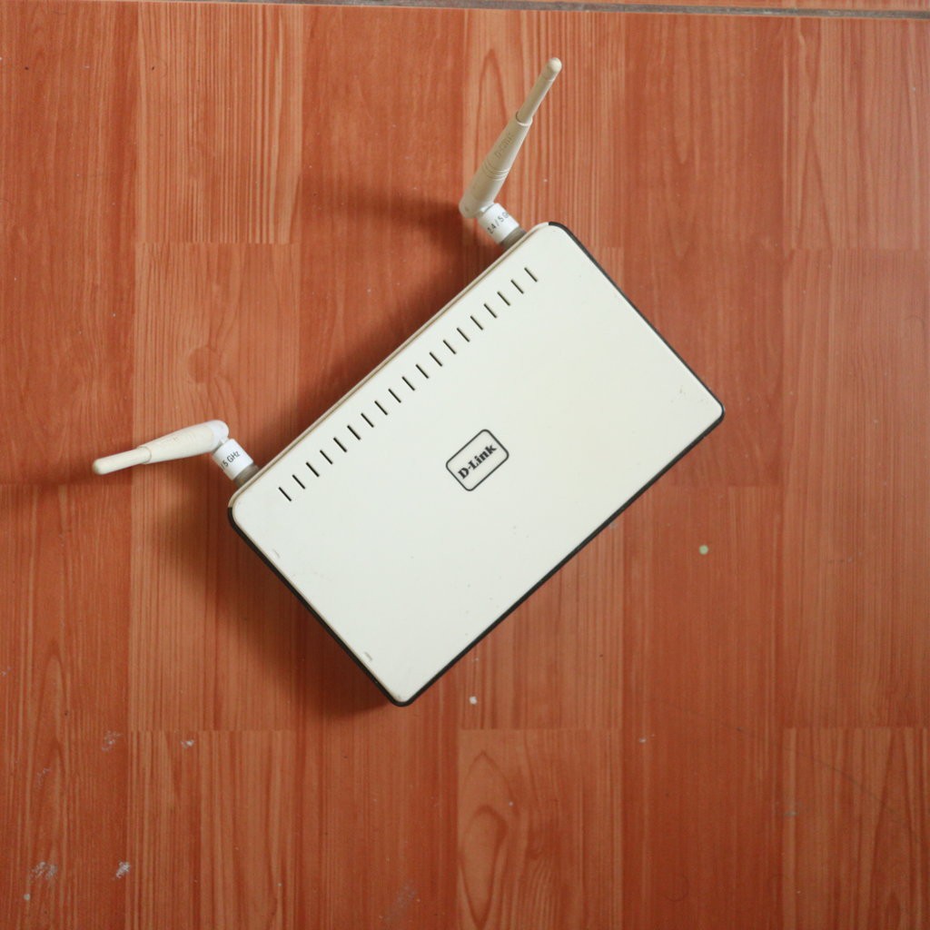 D-Link DIR825 DIR-825 Extreme-N Quadband Dual Band Gigabit Wireless