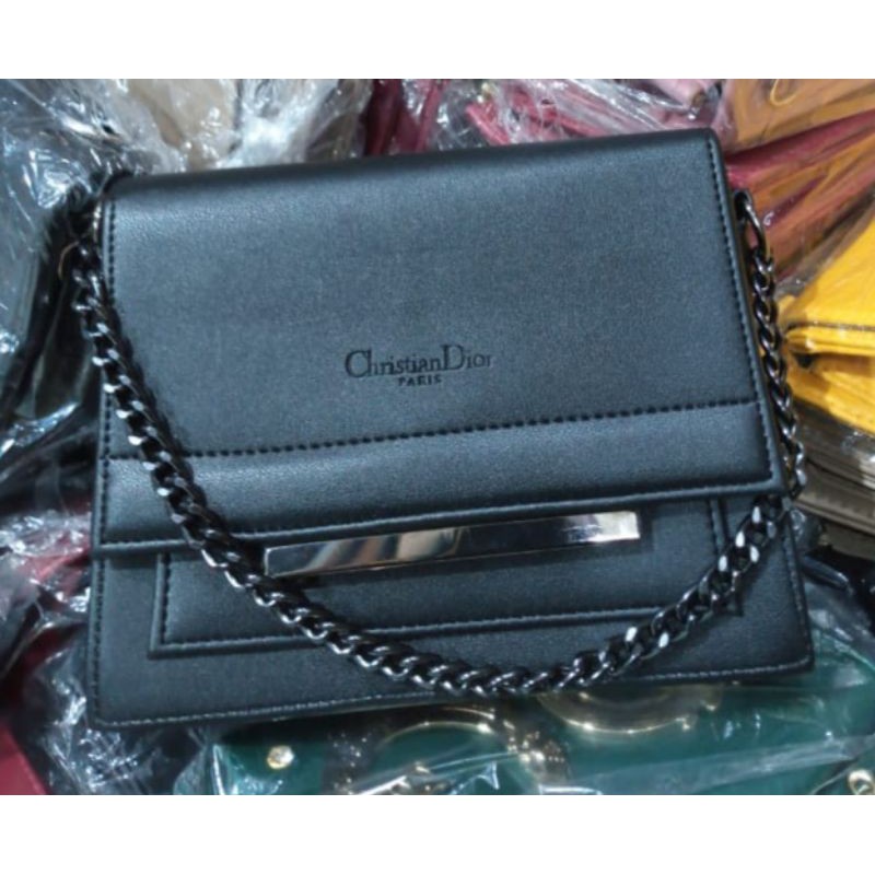 Tas Lokal Cristian Dior