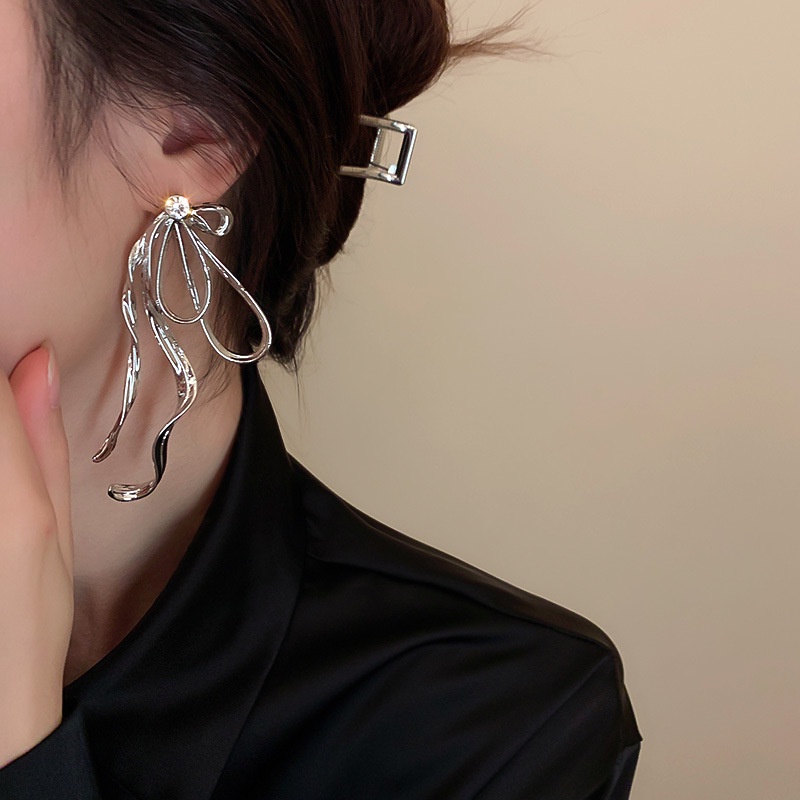 Anting 925 Silver Needle Desain Pita Aksen Berlian Bahan Logam Gaya Korea