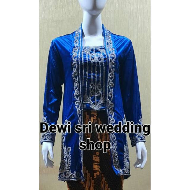 kebaya bludru