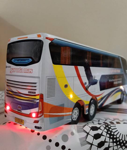 Miniatur Bus bis GARUDA MAS DD LAMPU