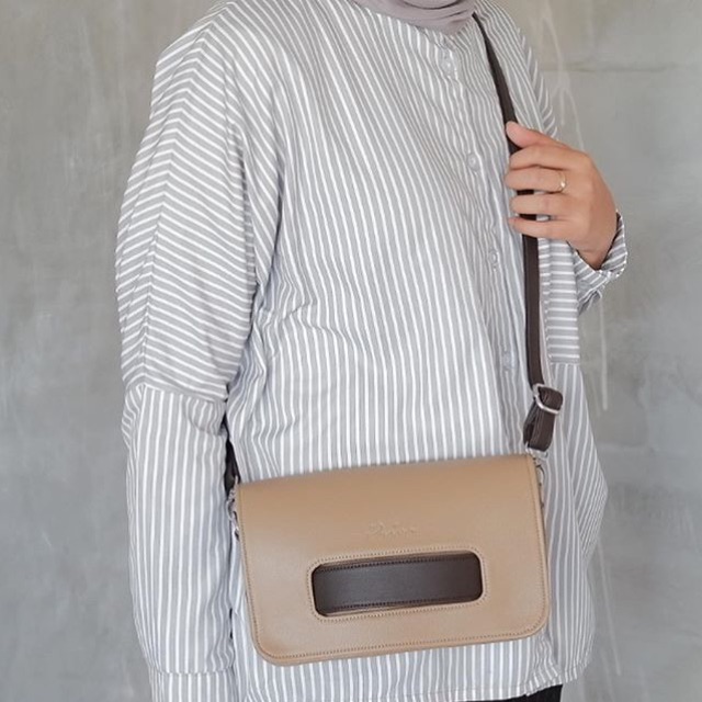 Preloved like new Olaf bag by Prior.id