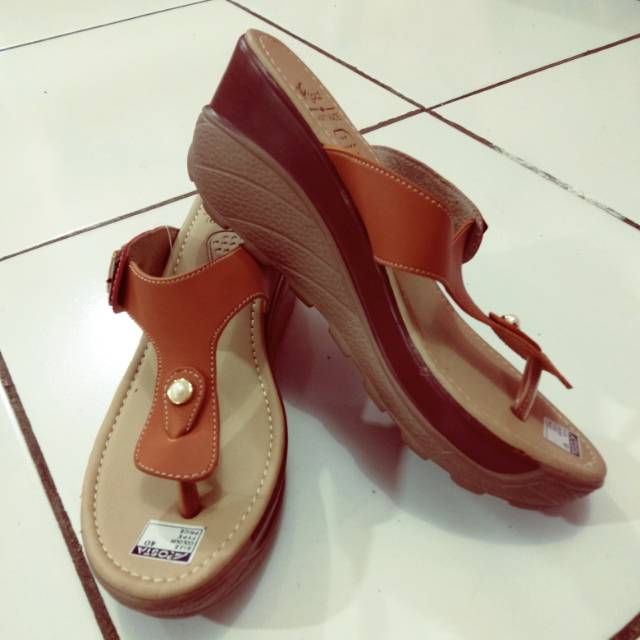 Wedges Sandal Wanita Rosta Berkualitas