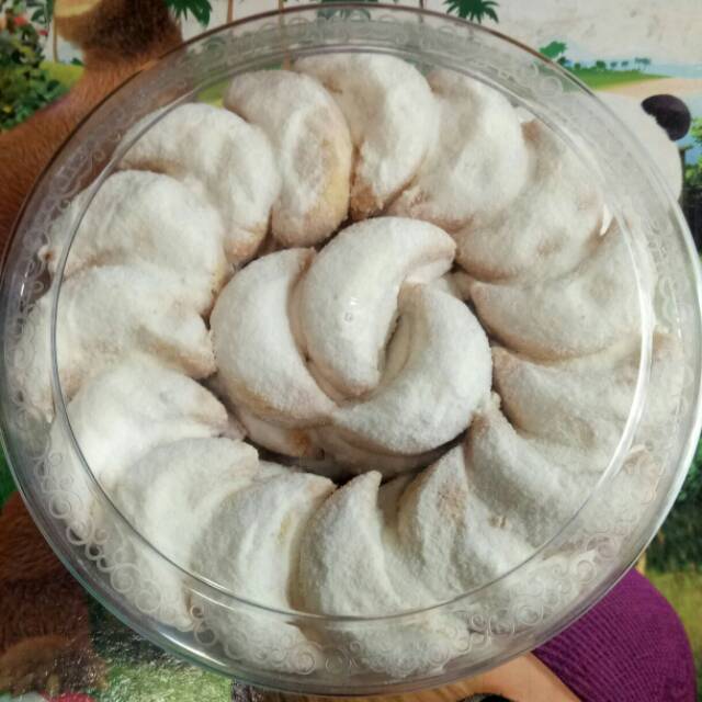 

Kue putri salju keju susu