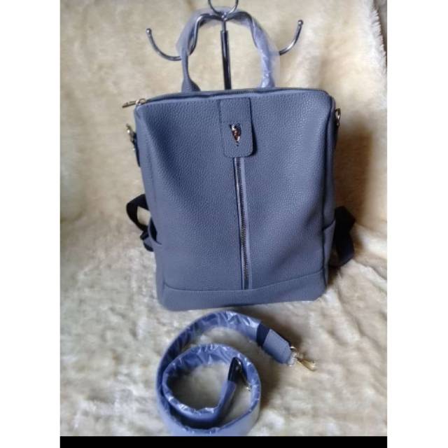 Tas gendong kulit wanita