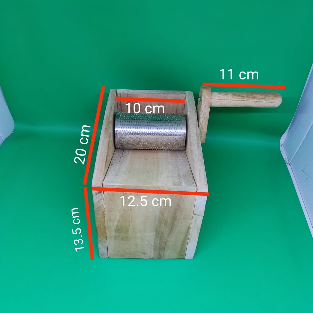 Parutan Kelapa Duduk Kayu