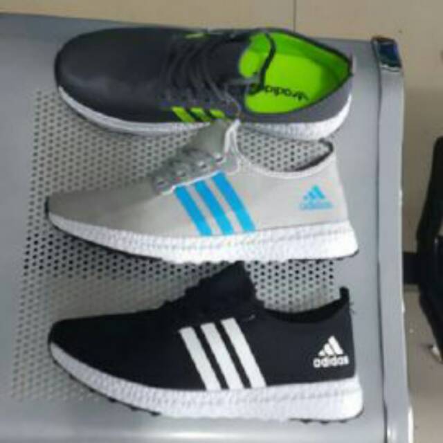 Sepatu Adidas Boots