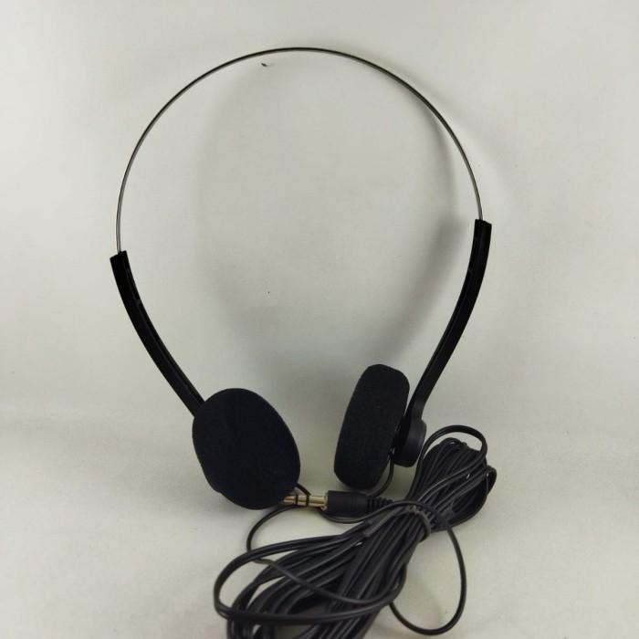 headphones vintage retro style