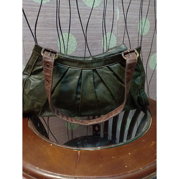 preloved tas brand comoditee TG 24 LB 38