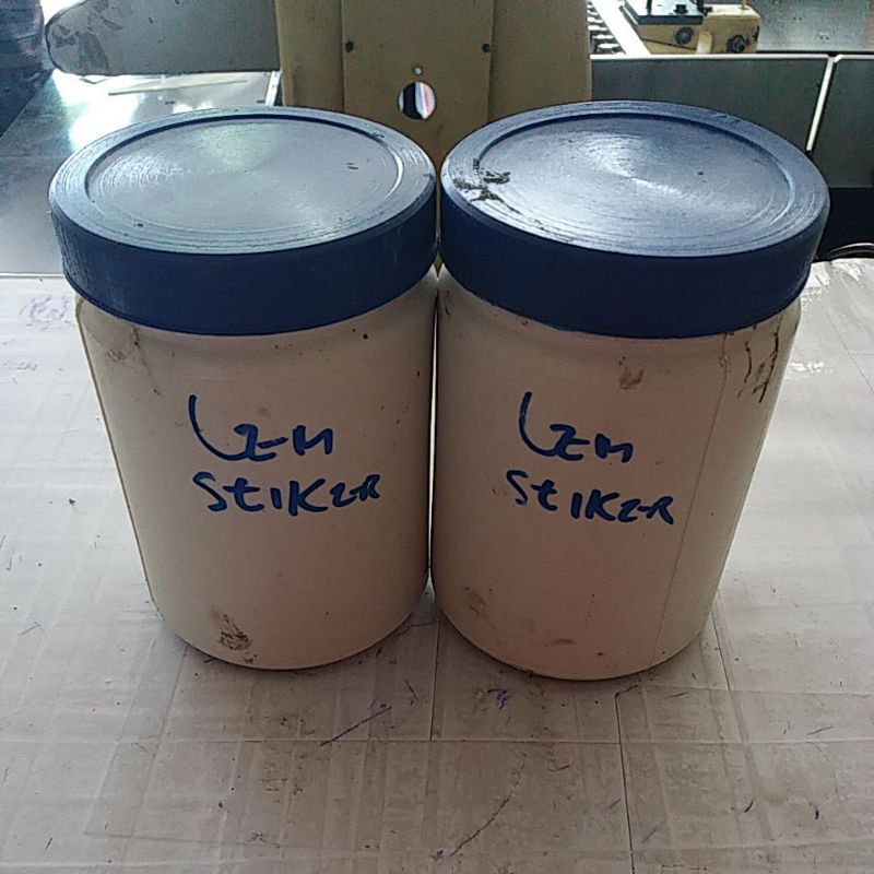 

Lem Stiker