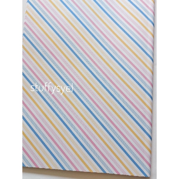 

Motif Garis Serong Kertas Kado Sansan Wawa bisa untuk sampul buku