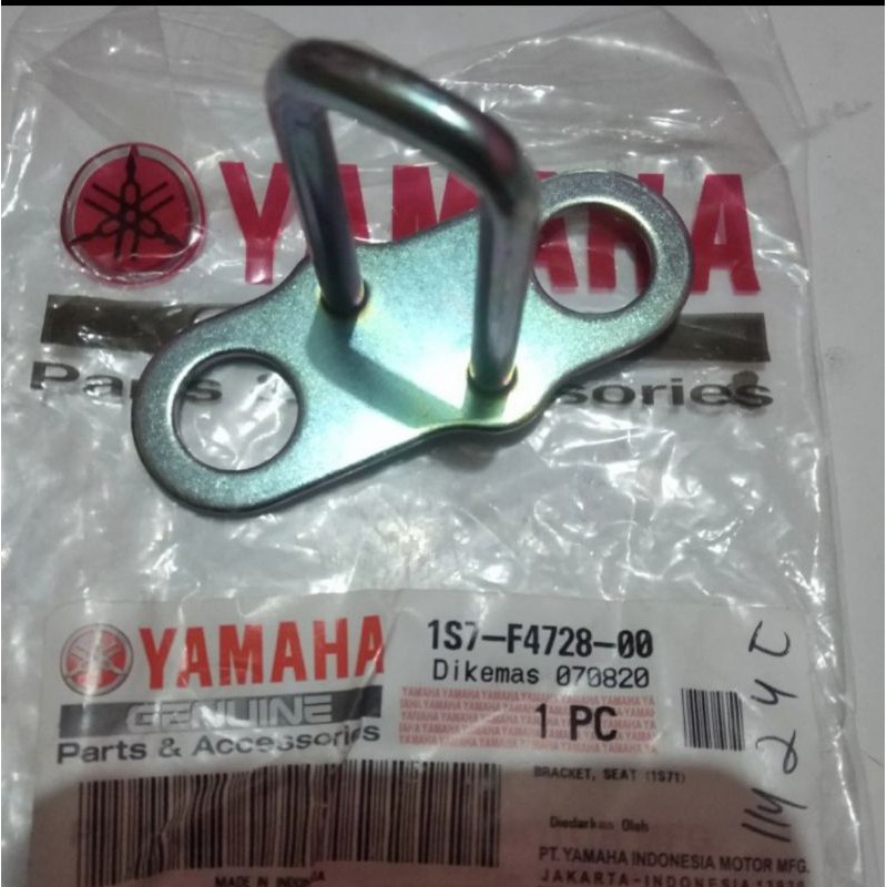 BRACKET SEAT LAWAN KUNCI JIK YAMAHA JUPITER MX ORIGINAL YAMAHA 1S7-F4728-00