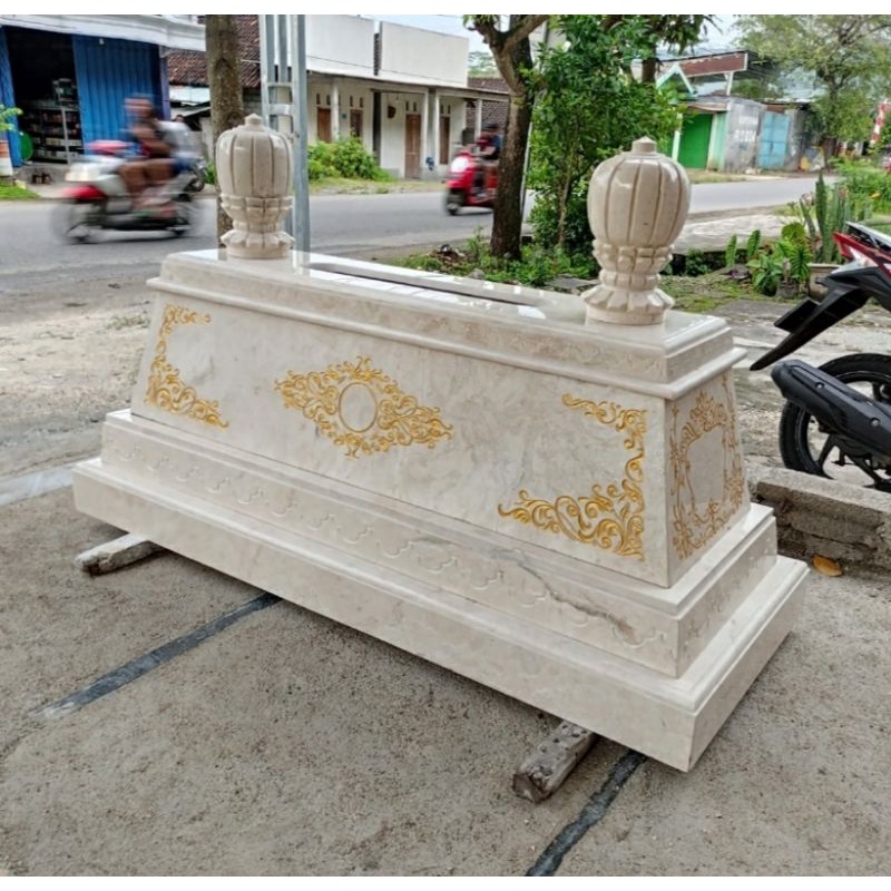 Kijingan Makam Batu Marmer
