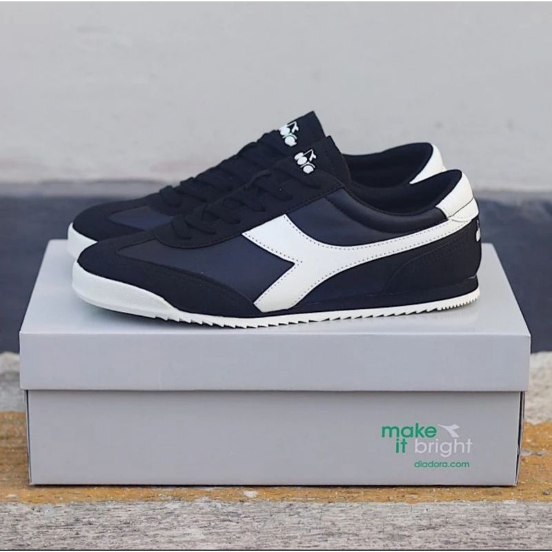 DIADORA DURANO CLASSIC BLACK WHITE