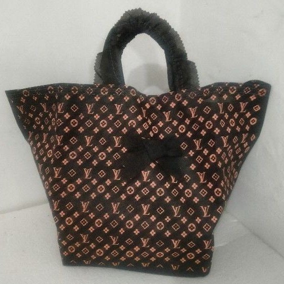 tas hajatan batik hitam  dos nasi 22x22