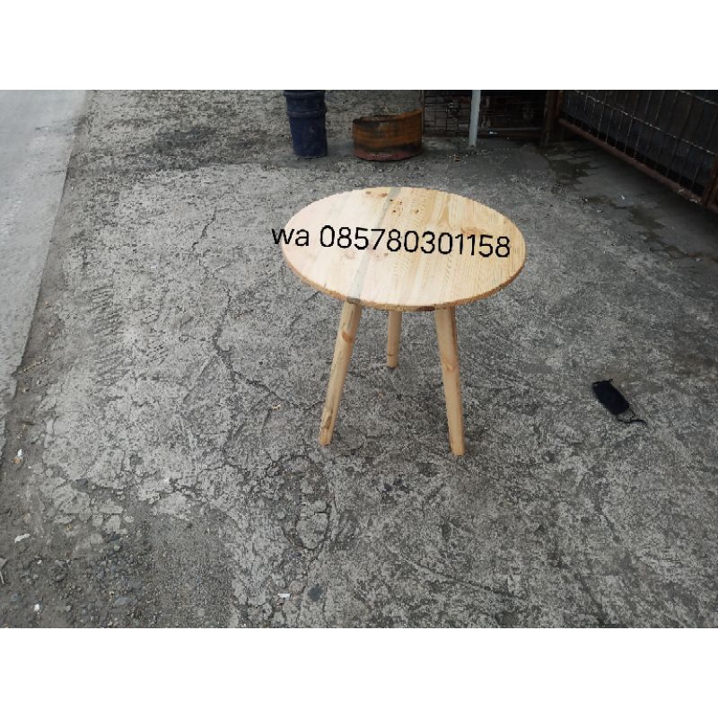 Meja bulat kayu jati belanda diameter 70 cm tinggi 65 cm