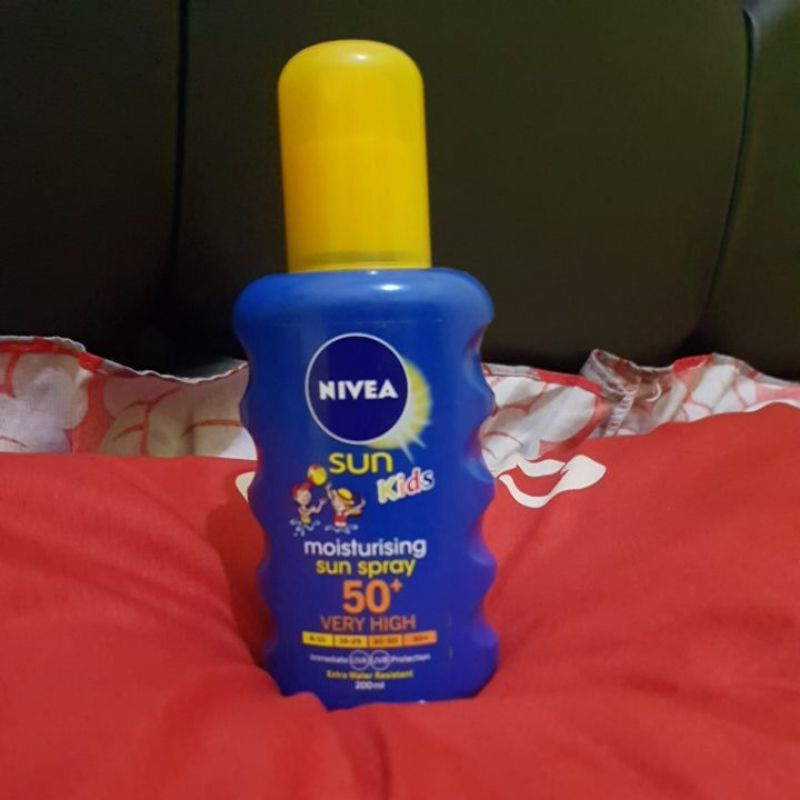 Nivea Sun Kids Moisturising Sun Spray 50+ 200 Ml( Very Hight)