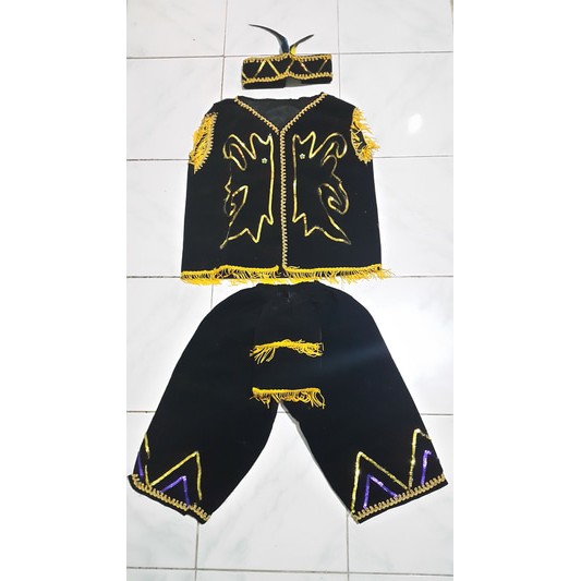 Baju adat Kalimantan/Dayak Anak Laki Laki SD