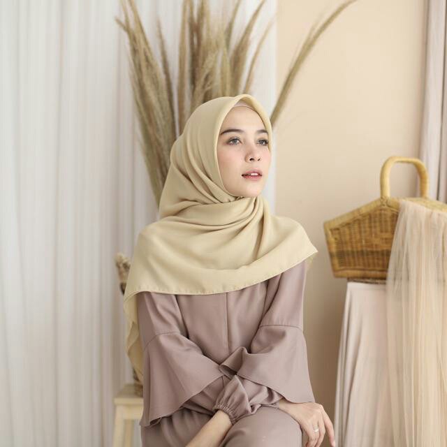 Bella Square warna Cream